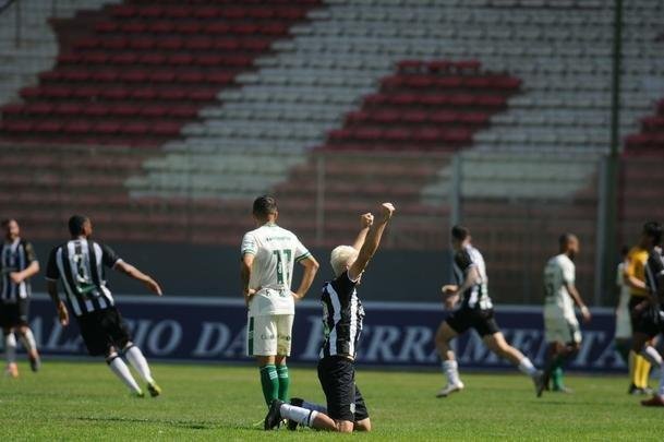 Amrica foi derrotado em casa pelo Figueirense