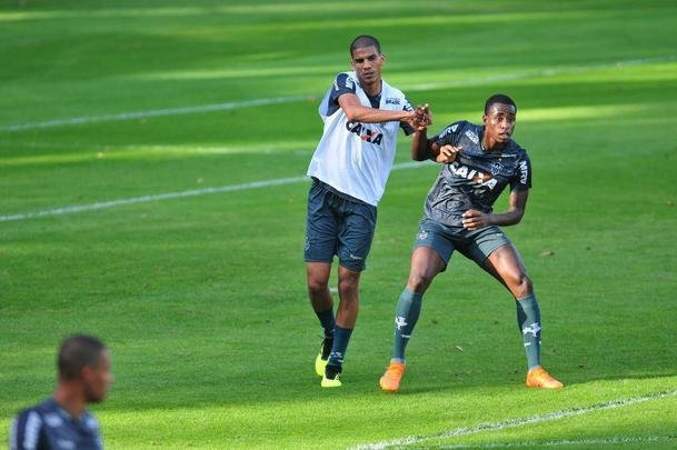 Fotos da apresentao e primeiro treino de Leandrinho no Atltico