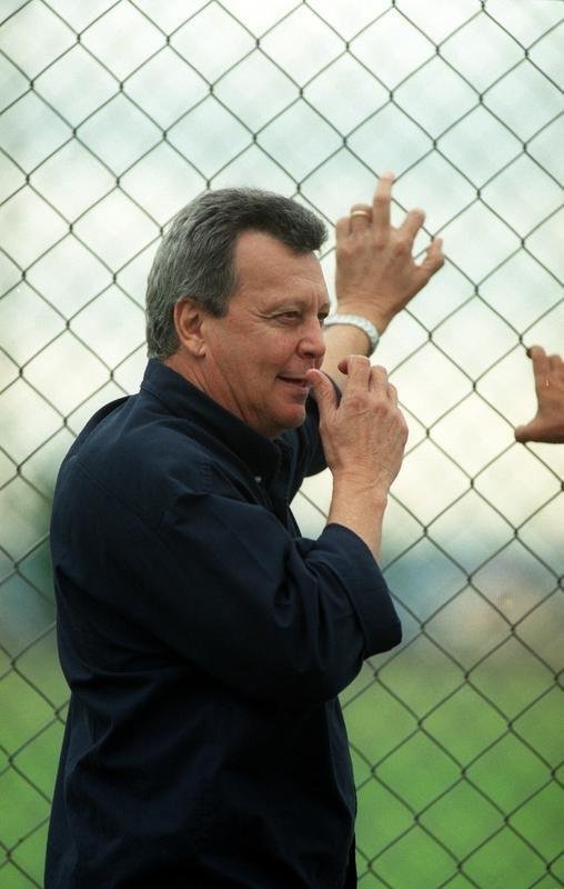O ex-goleiro Raul Plassmann dirigiu o Cruzeiro brevemente em 1987.