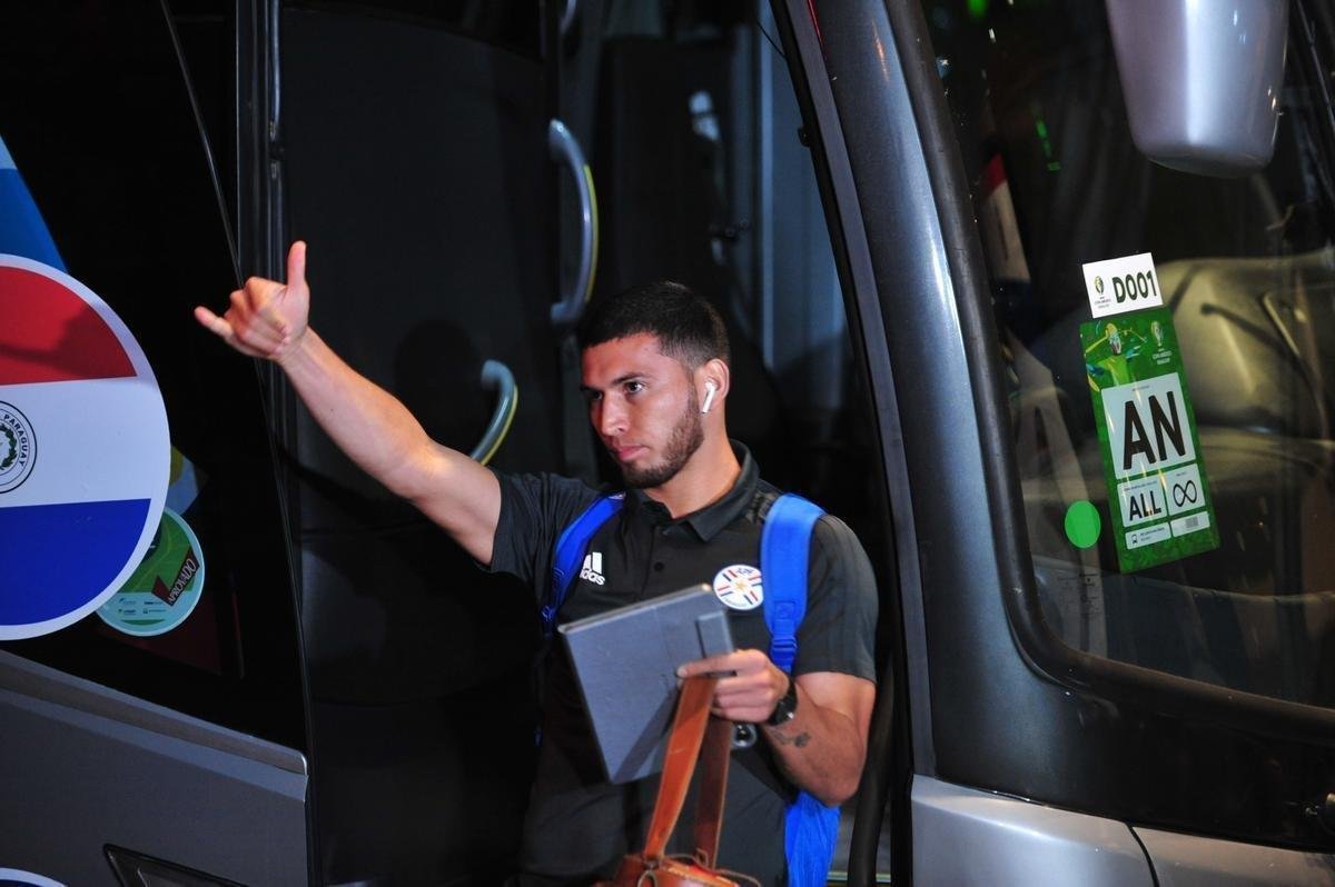 Seleo Paraguaia chegou ao hotel na Regio Centro-Sul de Belo Horizonte na noite desta segunda