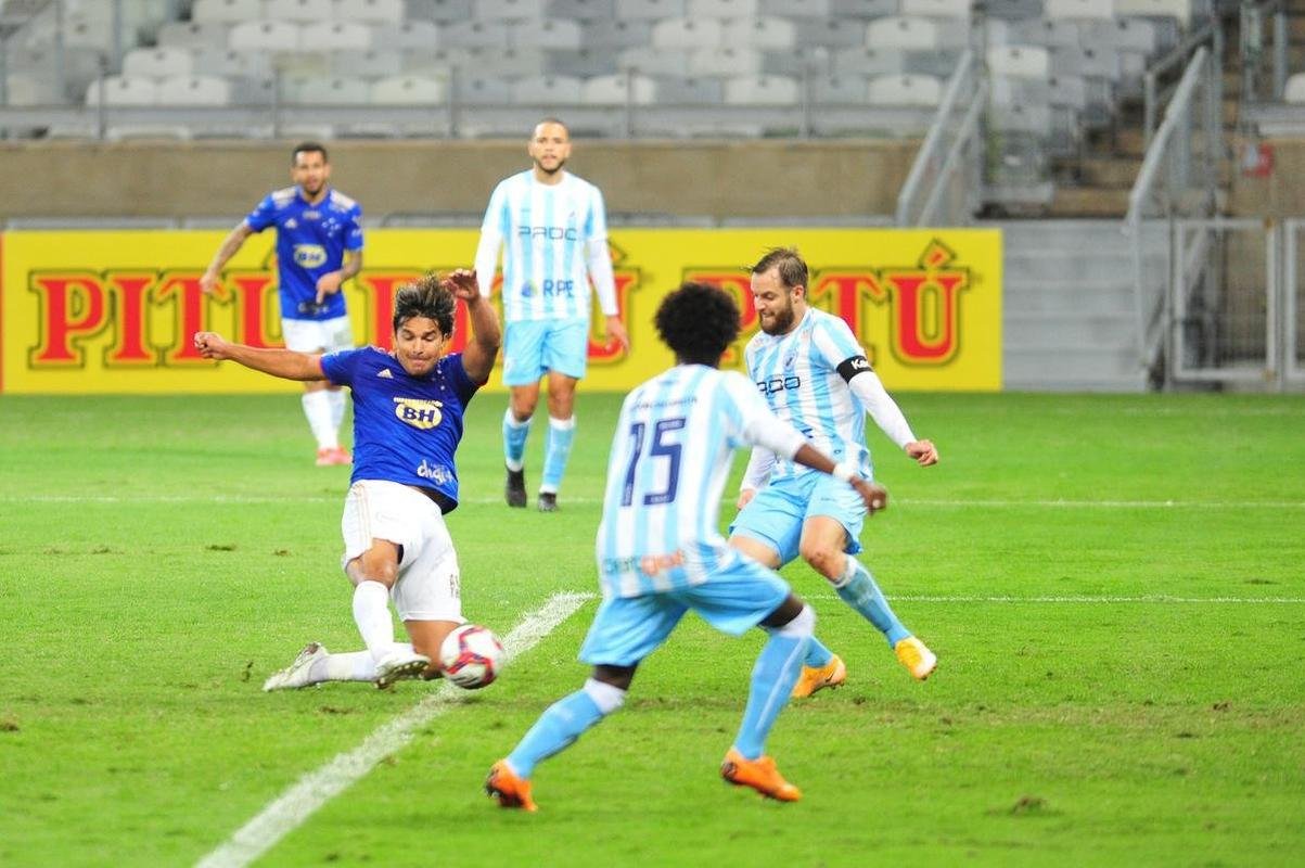 Fotos de Cruzeiro x Londrina, no Mineiro, pela 15 rodada da Srie B
