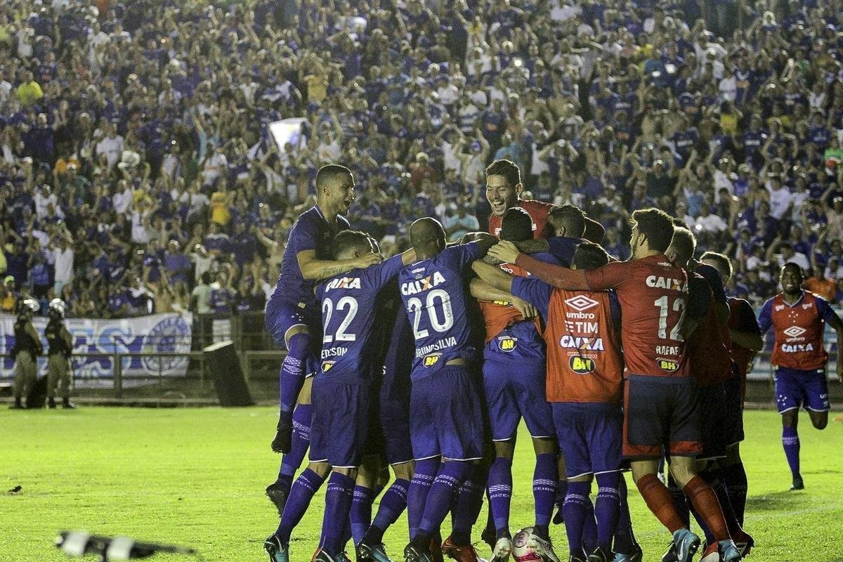 Imagens do jogo entre Tombense x Cruzeiro, pela 4 rodada do Estadual, no Ipatingo
