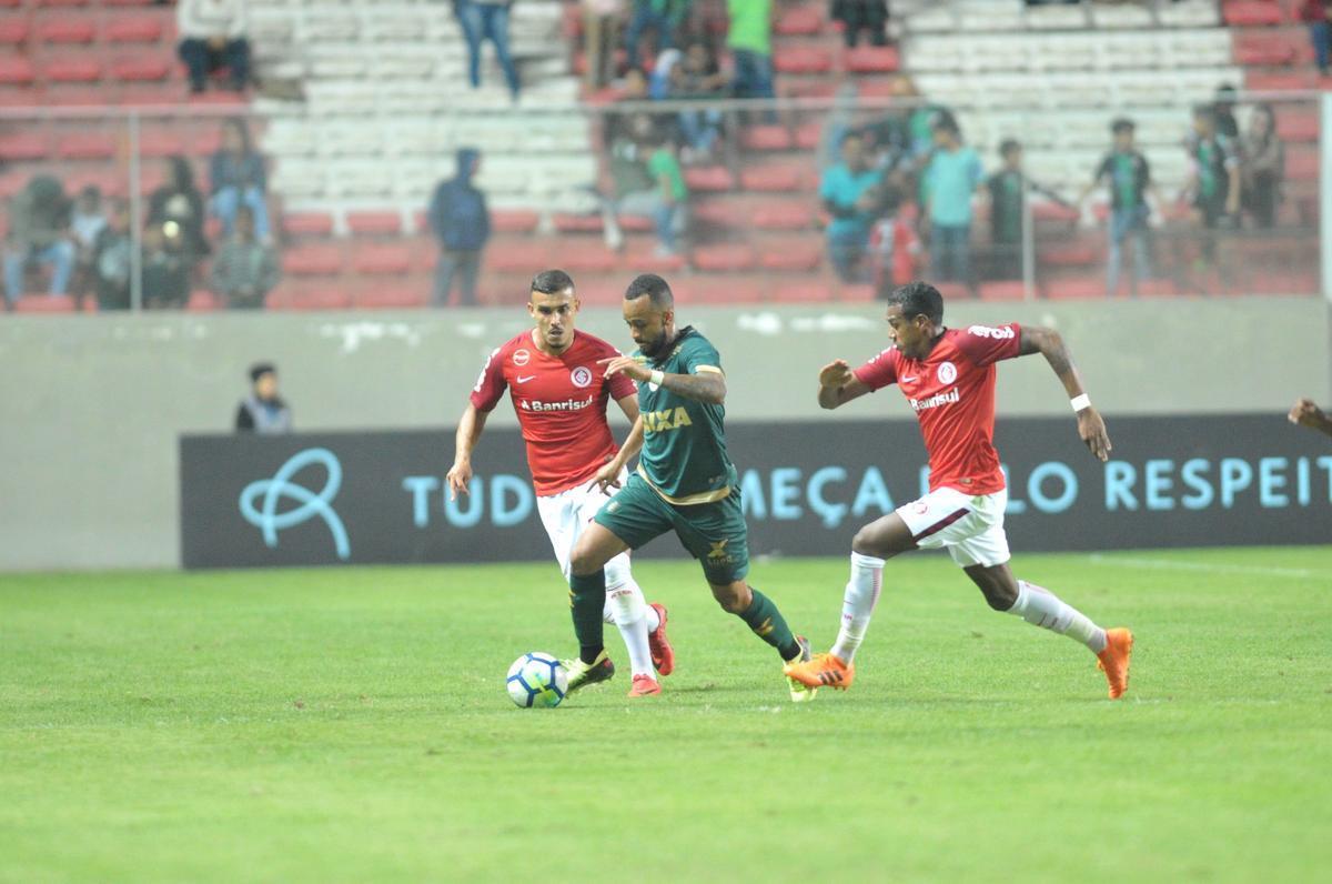 Fotos do jogo entre Amrica e Internacional, no Independncia, pela 15 rodada do Campeonato Brasileiro