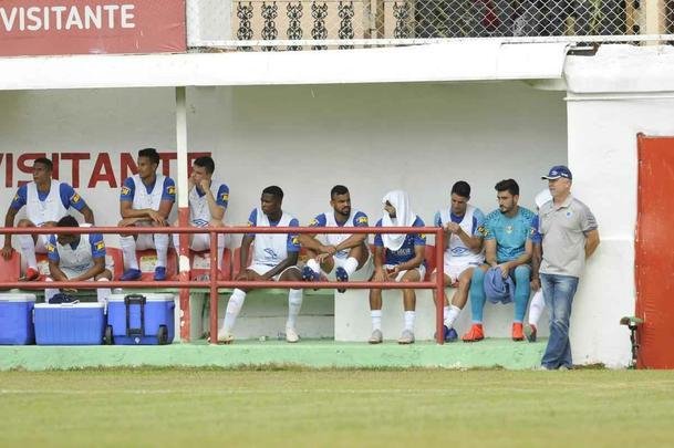 Fotos do duelo entre Villa Nova e Cruzeiro, neste domingo