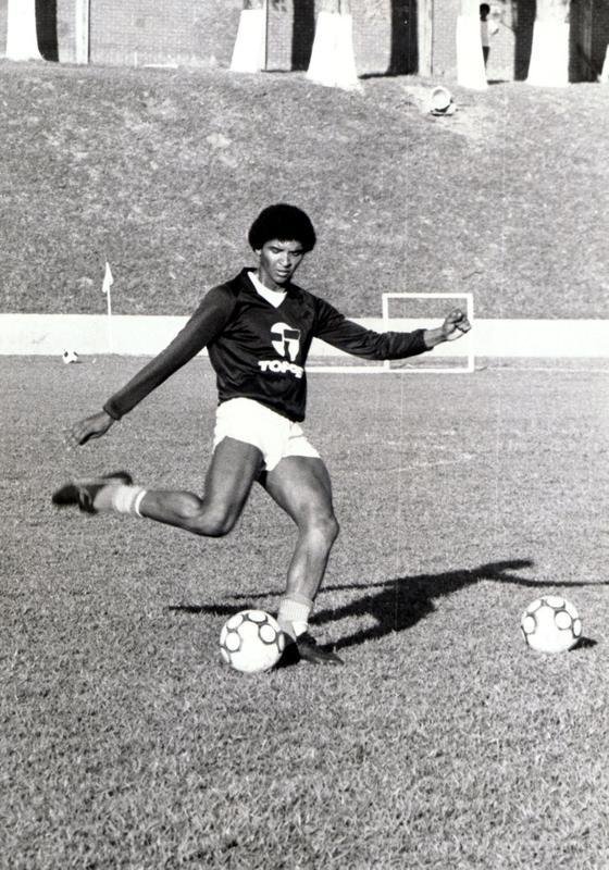 Exmio cobrador de faltas e pnaltis, Geraldo marcou 14 dos 30 gols pelo Cruzeiro na temporada 1986. Maior artilheiro da posio, o zagueiro participou de 170 jogos pelo clube.