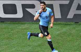 Surez comemora gol que colocou o Uruguai na frente do placar contra a Arbia Saudita