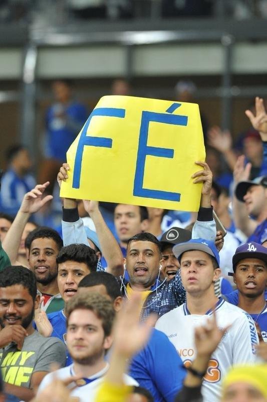 Torcida do Cruzeiro no duelo desta tera, no Mineiro, contra o Racing, pela Libertadores