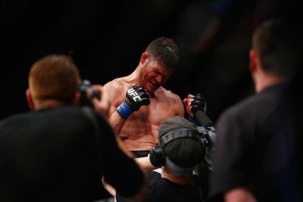 Spider voltou ao UFC com revés. Brasileiro chegou a derrubar Bisping com uma joelhada, achou que tinha vencido por nocaute, mas round havia encerrado. No fim, brasileiro acabou perdendo luta por pontos