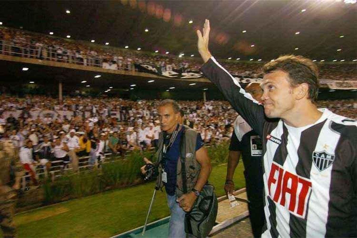 Atltico - perdeu a final do Mineiro para o Cruzeiro, por 5 a 0, em 2008. No ganhou nada no centenrio

