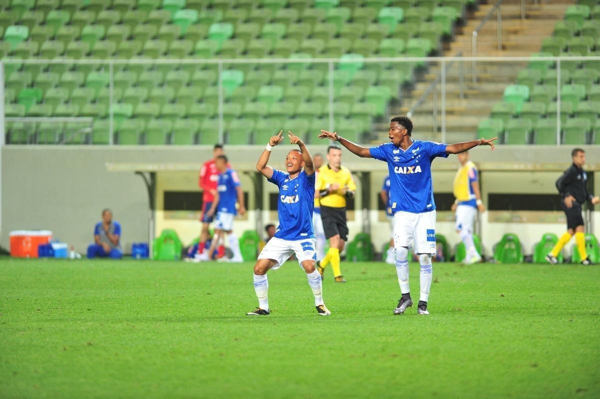 Cruzeiro vence Atltico por 4 a 2 nos pnaltis e conquista a Supercopa Sub-20, no Independncia