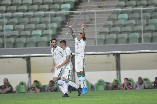 Fotos de Amrica x Brasil de Pelotas, no Independncia, pela 24 rodada da Srie B