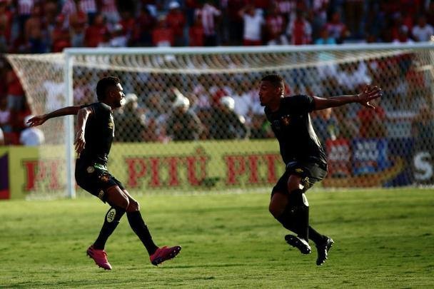 Nutico e Sport se enfrentaram nos Aflitos para o primeiro clssico do ano de 2020 no futebol brasileiro