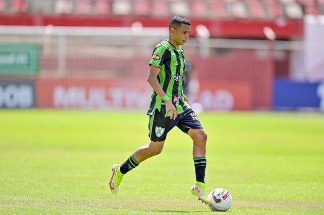 Jogo foi disputado com muito calor, em Nova Lima, na manh deste sbado 