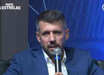 Treinador uruguaio disse que está alinhado com a ideia do modelo de gestão de Ronaldo Fenômeno na Raposa