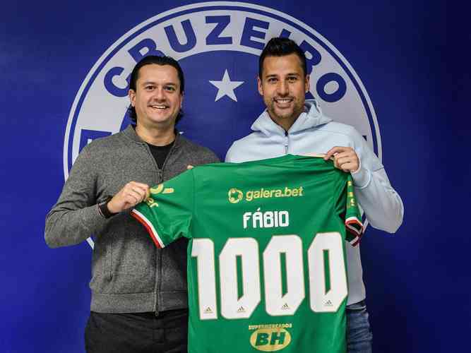 O Cruzeiro anunciou em 12 de novembro a renovao de contrato do goleiro Fbio at 31 de dezembro de 2022. Ele vai em busca da marca de 1.000 jogos com a camisa celeste. Hoje, o camisa 1 soma 973 partidas disputadas.
