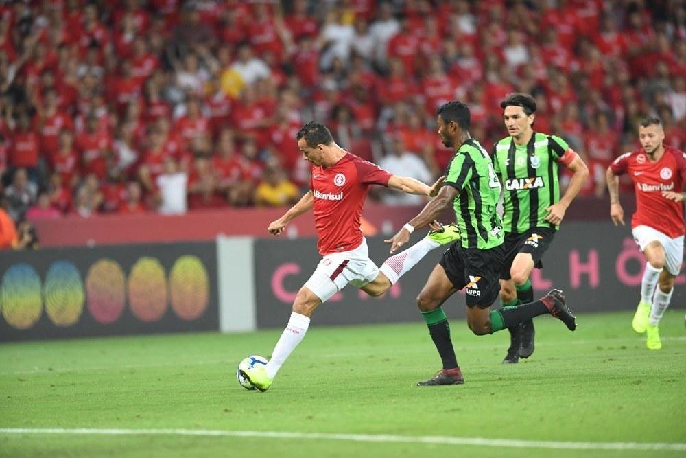 Amrica enfrentou o Internacional, no Beira-Rio, em Porto Alegre, pela 34 rodada do Brasileiro