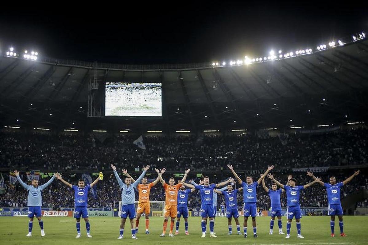 2022 - Cruzeiro (sete de vantagem para o vice-l�der e 14 de vantagem para o 5�)
