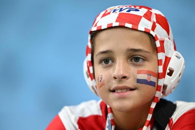 Torcida coloriu o Estdio Al Janoub, no Catar, para acompanhar a partida entre Japo e Crocia, pelas oitavas de final