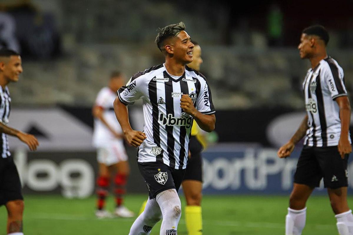 Matas Zaracho - meia