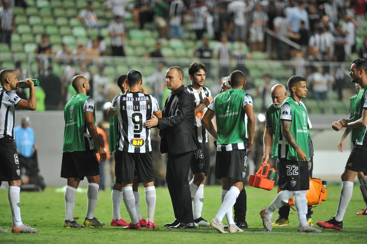 Atltico insistiu no segundo tempo, no conseguiu o terceiro gol e foi eliminado