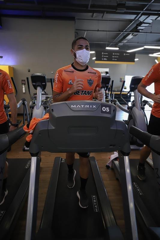 Atltico treina em Feira de Santana aps classificao