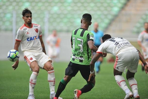 Fotos de Amrica x Flamengo, no Independncia, pela 21 rodada do Brasileiro