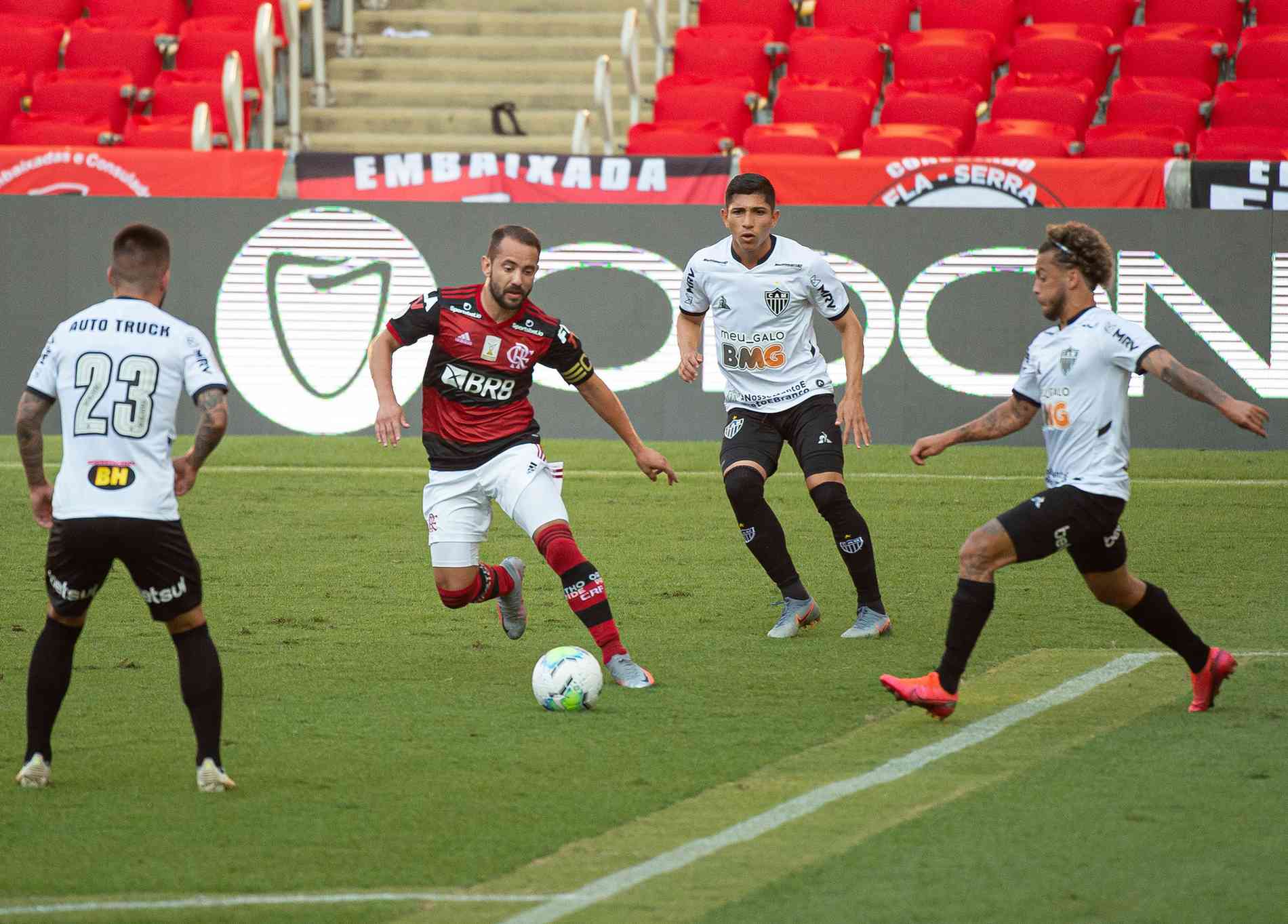 Atlético iguala marca do Flamengo com invencibilidade na