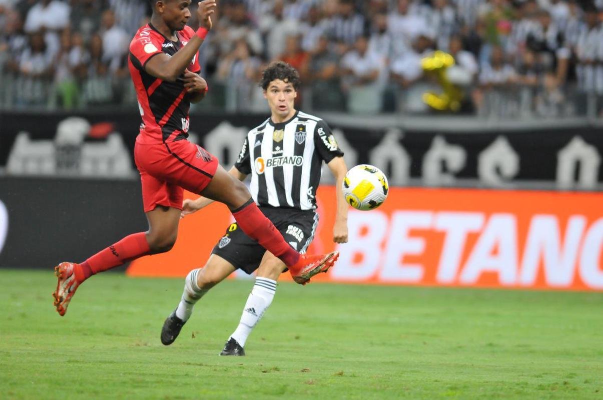 Fotos da partida entre Atltico e Athletico-PR, neste domingo (7), no Mineiro, pela 21 rodada do Campeonato Brasileiro
