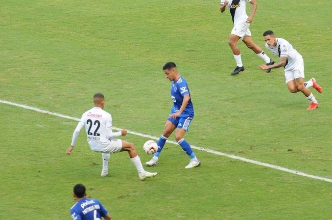 Fotos do jogo entre Cruzeiro e Ponte Preta, no Mineiro, em Belo Horizonte, pela 13 rodada da Srie B do Brasileiro