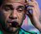 Daniel Alves revela sofrer com leso h seis meses e pode perder Copa Amrica Centenrio