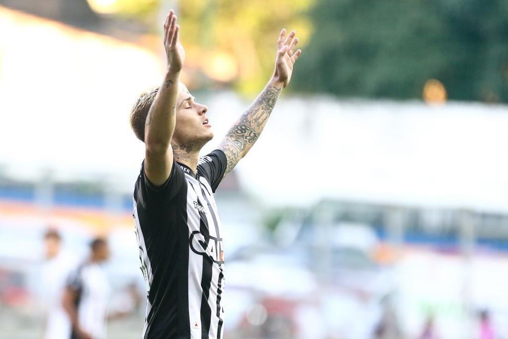 7 - Rger Guedes - 2018 - 28 jogos / 13 gols - 0,464 por jogo