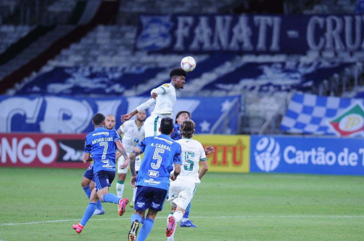 Fotos do duelo entre Cruzeiro e Amrica, pela Srie B, no Mineiro