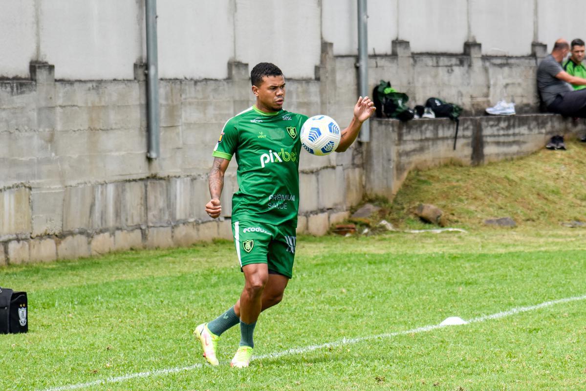 Jogadores do Coelho se preparam para enfrentar o Inter no Beira-Rio