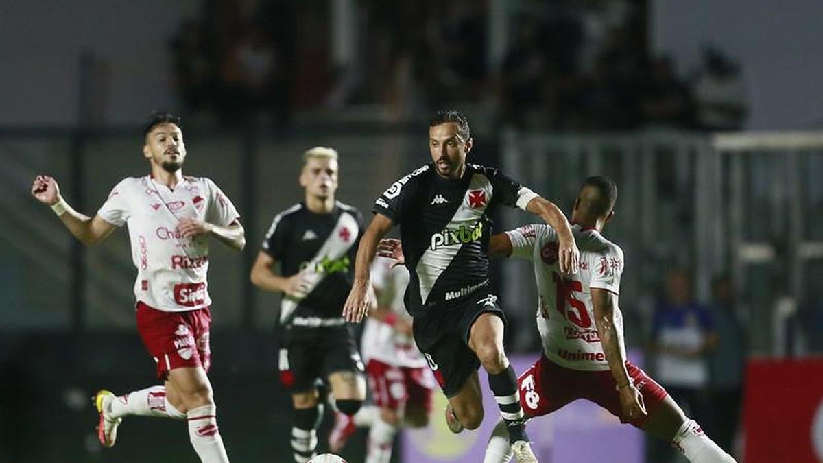 Vila Nova, adversário do domingo, está em crise e no Z-4 da Série B