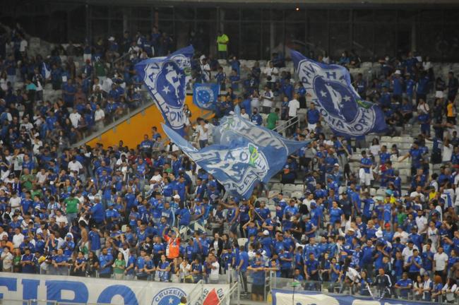 Torcida do Cruzeiro deu show mais uma vez e lotou o Mineiro na partida contra o CRB pela 11 rodada da Srie B