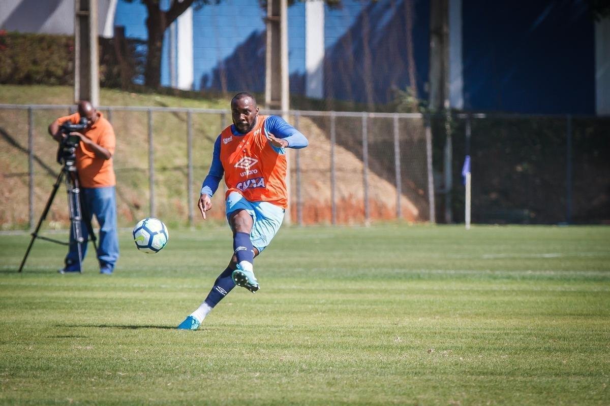 Manoel (Cruzeiro) - 28 anos - 2 jogos no Campeonato Brasileiro -  uma das opes de Mano Menezes no Cruzeiro, mas joga pouco.