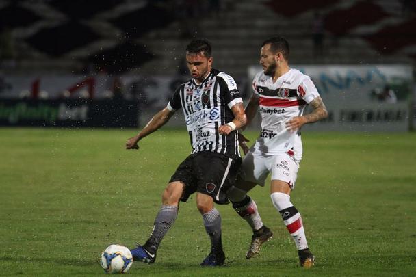 Santa Cruz e Botafogo-PB se enfrentaram pela 12ª rodada da Série C do Campeonato Brasileiro para se manterem na briga pelo G4