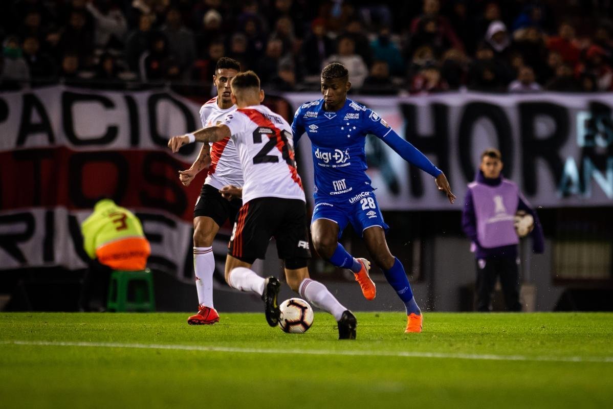 Fotos do segundo tempo do duelo entre River Plate e Cruzeiro, no Monumental de Núñez, em Buenos Aires, pela ida das oitavas de final da Copa Libertadores