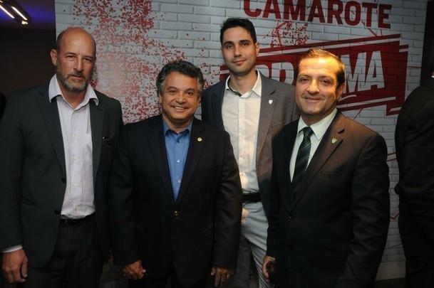 Personalidades na cerimnia do 16 Trofu Tel Santana