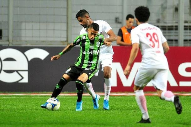 Amrica vence o Bragantino no Independncia e entra no G4 da Srie B