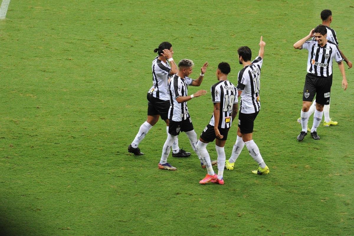 Fotos da estreia do atacante Hulk pelo Atltico, na partida contra o Uberlndia, no Mineiro, pela terceira rodada do Campeonato Mineiro de 2021