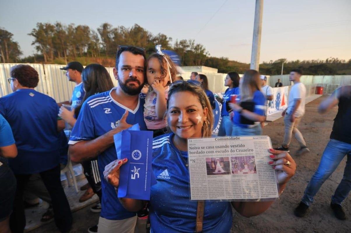 Caravana do Cruzeiro em Conselheiro Lafaiete, com a presena de Ronaldo Fenmeno. Milhares de torcedores cruzeirenses compareceram ao Parque de Exposies Tancredo Neves para prestigiar o evento oficial do clube