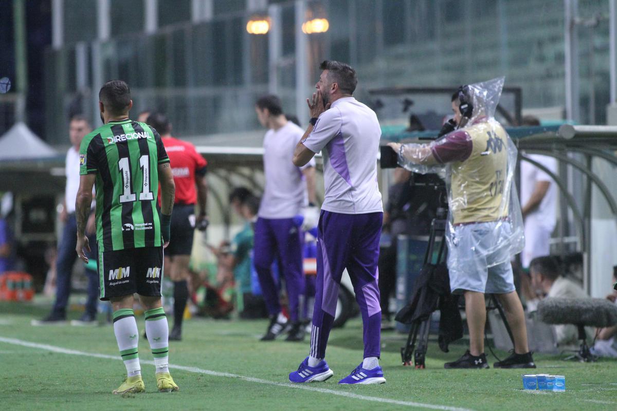 Equipes se enfrentaram no Independncia, em Belo Horizonte, pela volta da semifinal do Campeonato Mineiro