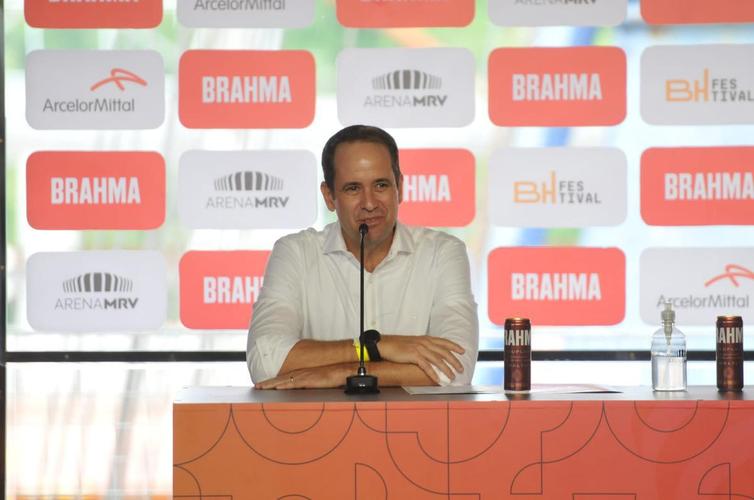 À esquerda, o CEO da Arena MRV, Bruno Muzzi