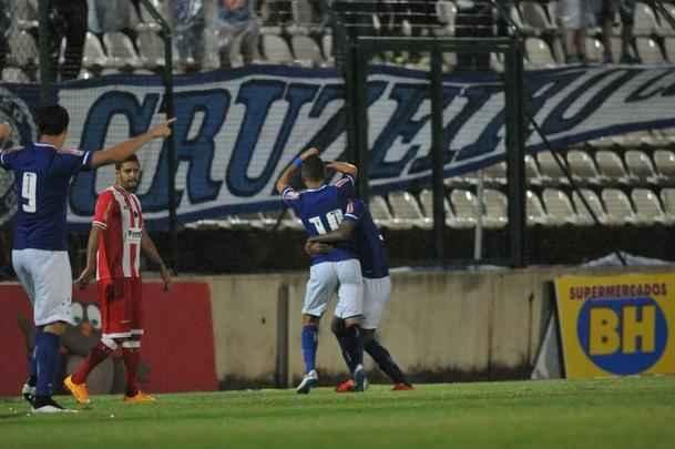 Cruzeiro venceu com dois gols de Arrascaeta, um de Damio e um de Marquinhos