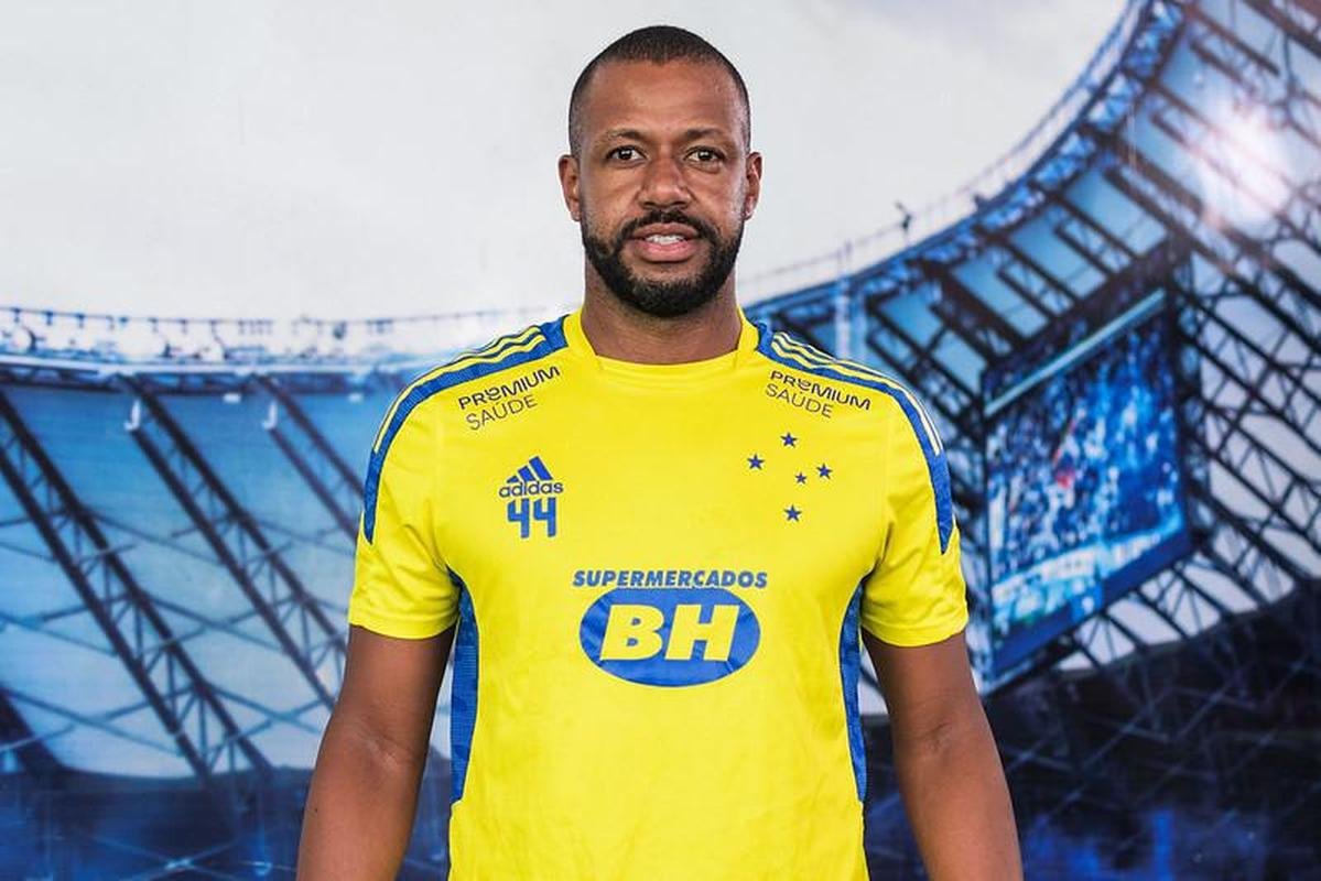 Sidnei, zagueiro (Cruzeiro)