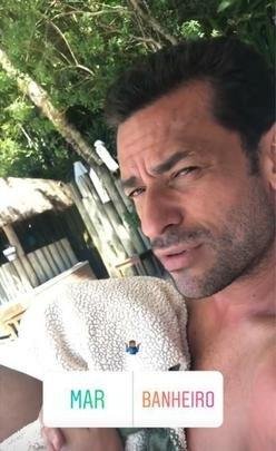 Fred curte férias com a esposa em um resort no litoral de Santa Catarina