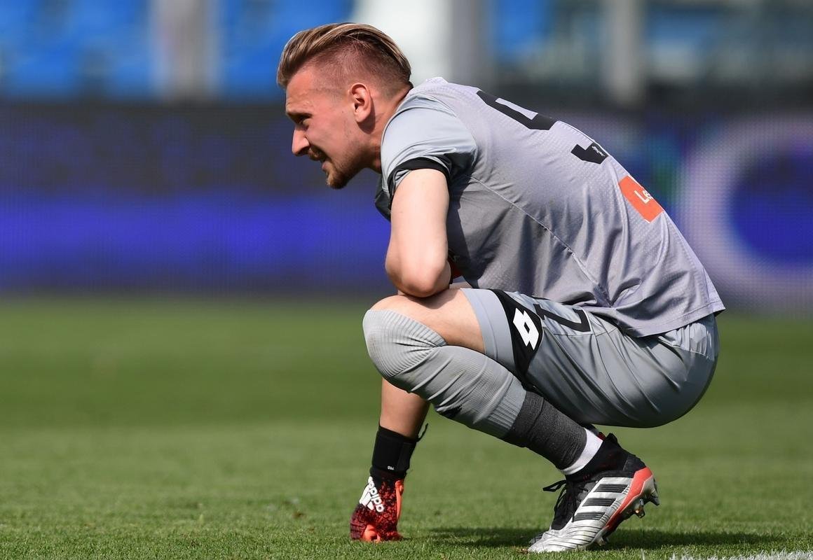 Goleiro romeno Ionut Radu, da Inter de Milo, foi um dos infectados no surto que atingiu o clube