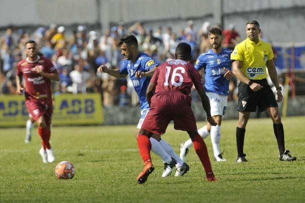 Cruzeiro abriu 2 a 1 no primeiro tempo, com gols de Raniel e Robinho; Alemo descontou para o Guarani