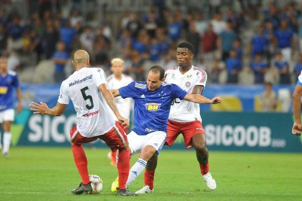 Cruzeiro estreou no Mineiro com vitria sobre o Boa Esporte
